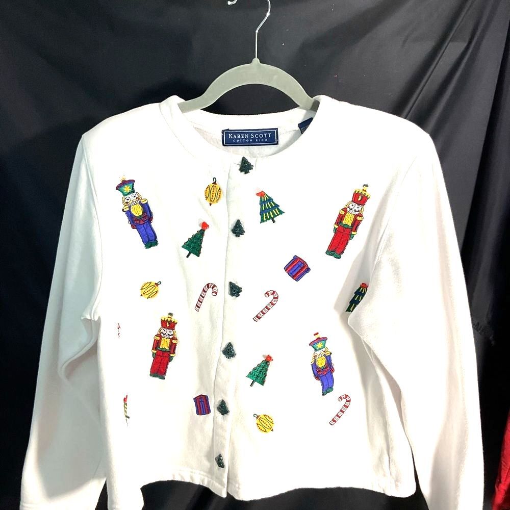 Karen Scott Cream Cardigan w/Festive Embroidery Sz M